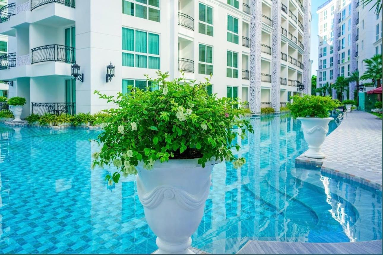 Center Luxurious Garden 2 Apartemen Pattaya