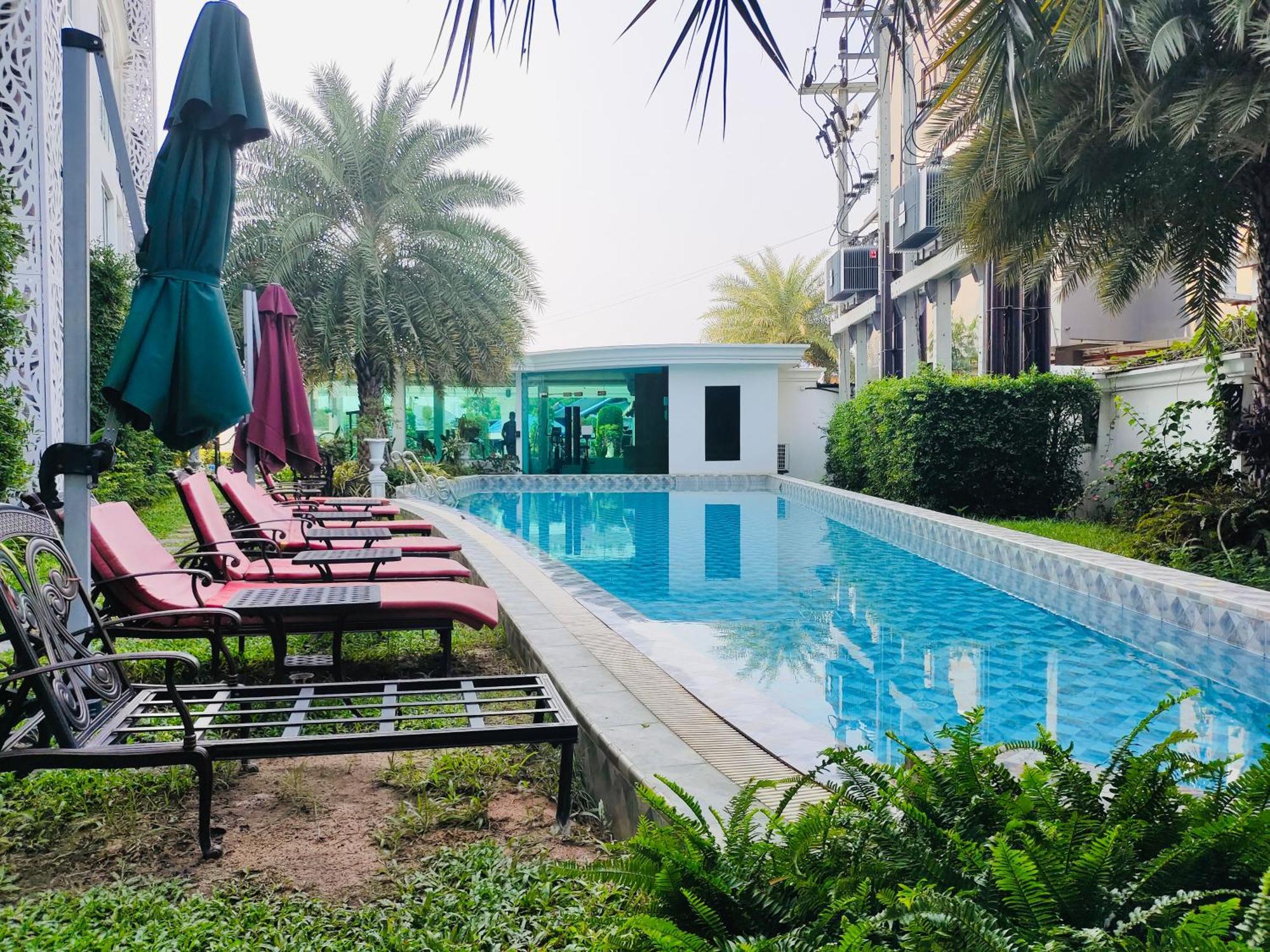 Center Luxurious Garden 2 Apartemen Pattaya